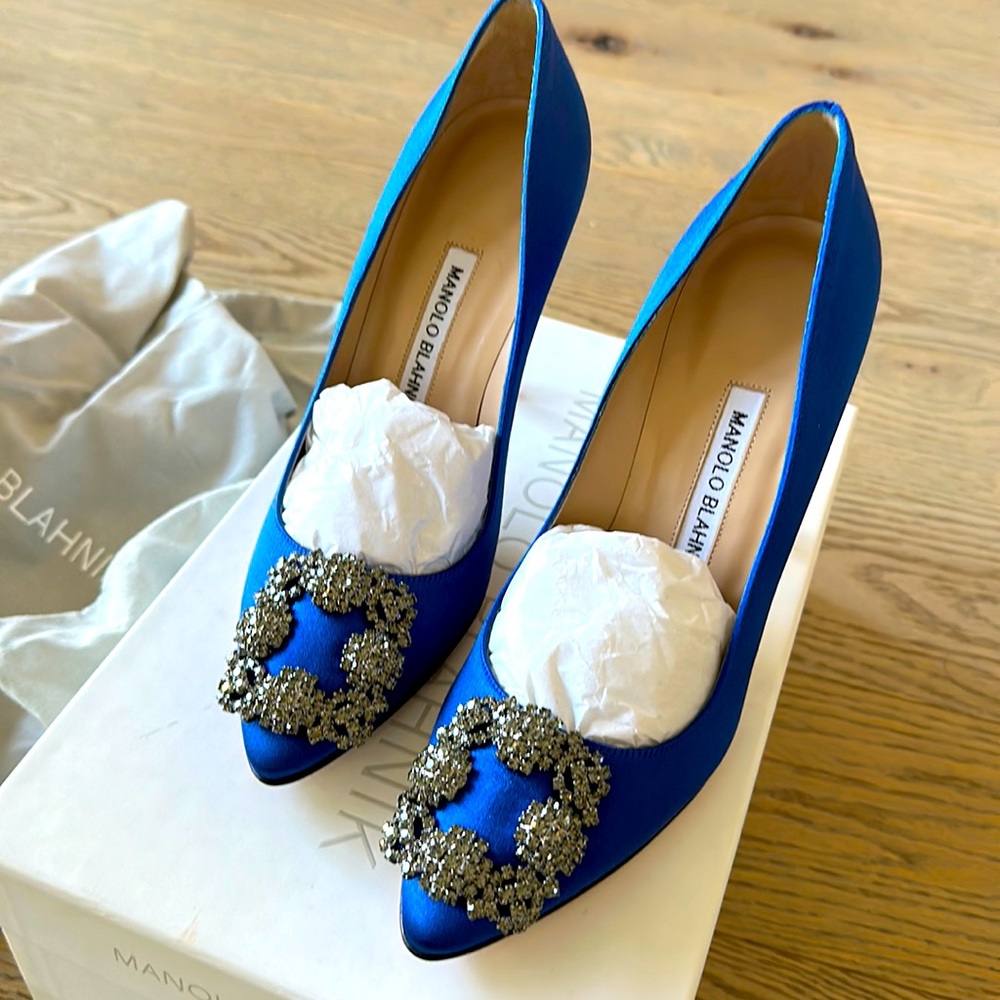 MANOLO BLAHNIK HANGISI BLUE SATIN 36 105mm